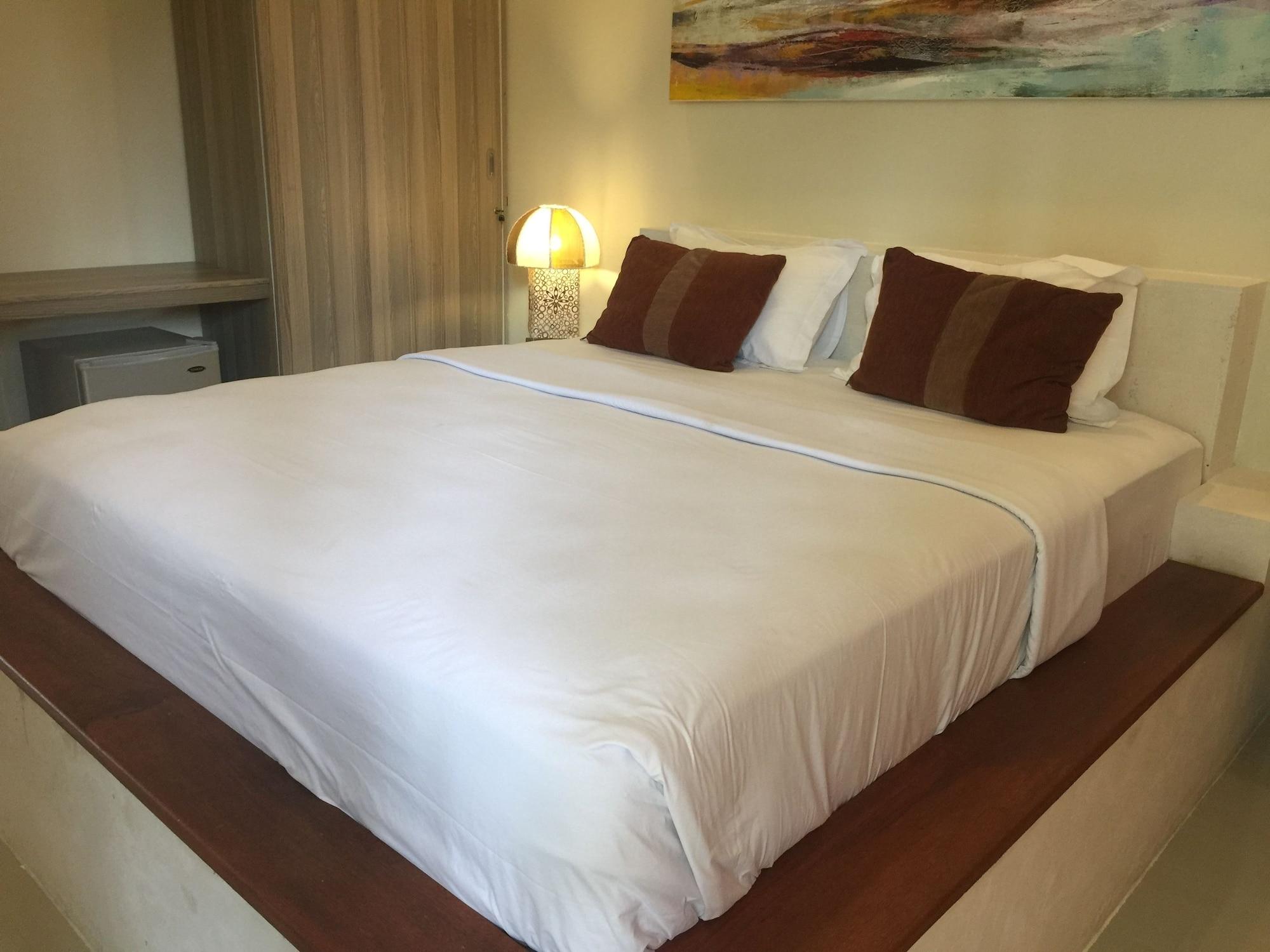 サヌール クブ ダトン ホーム ステイ Bed & Breakfast エクステリア 写真