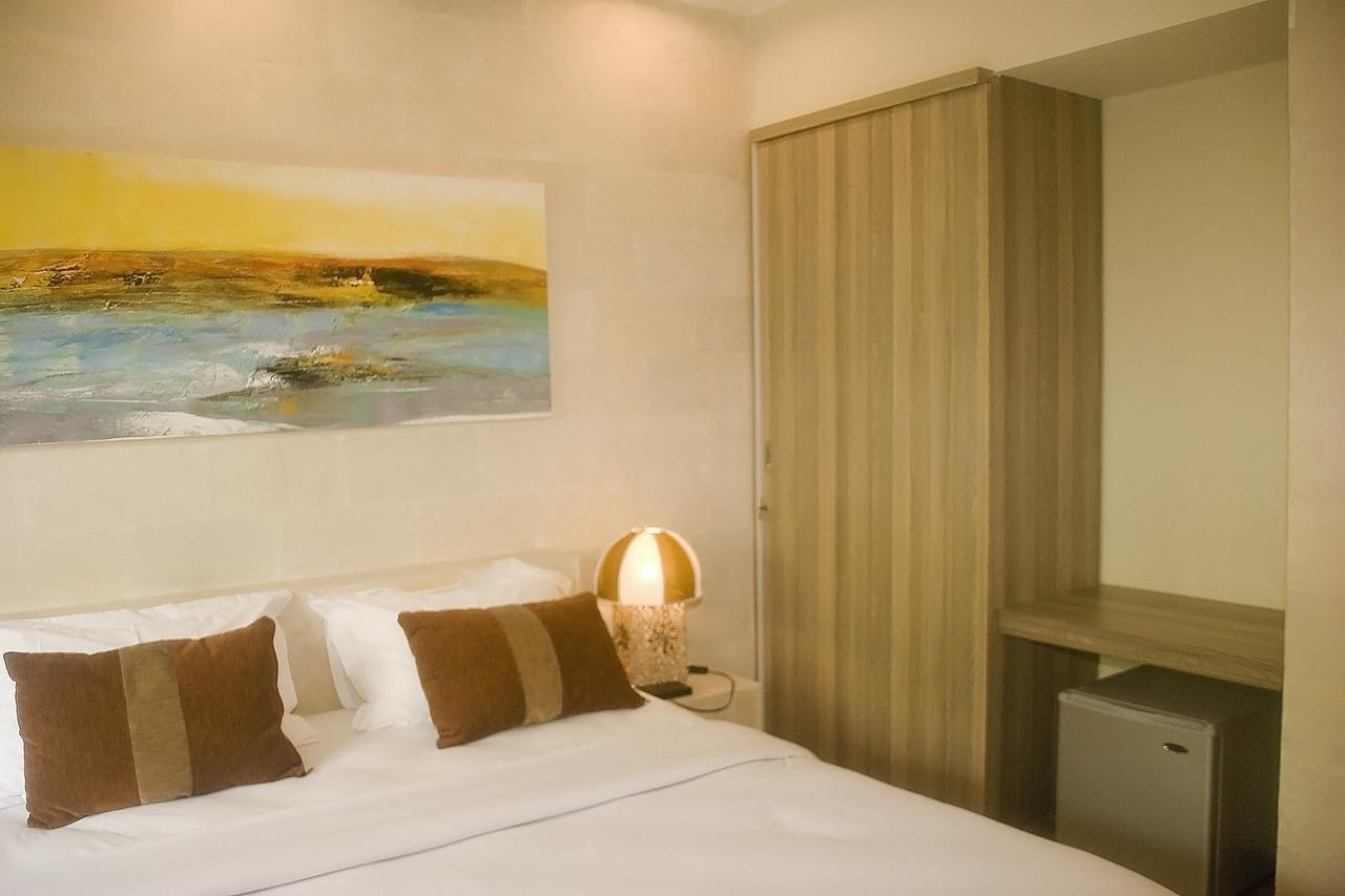 サヌール クブ ダトン ホーム ステイ Bed & Breakfast エクステリア 写真