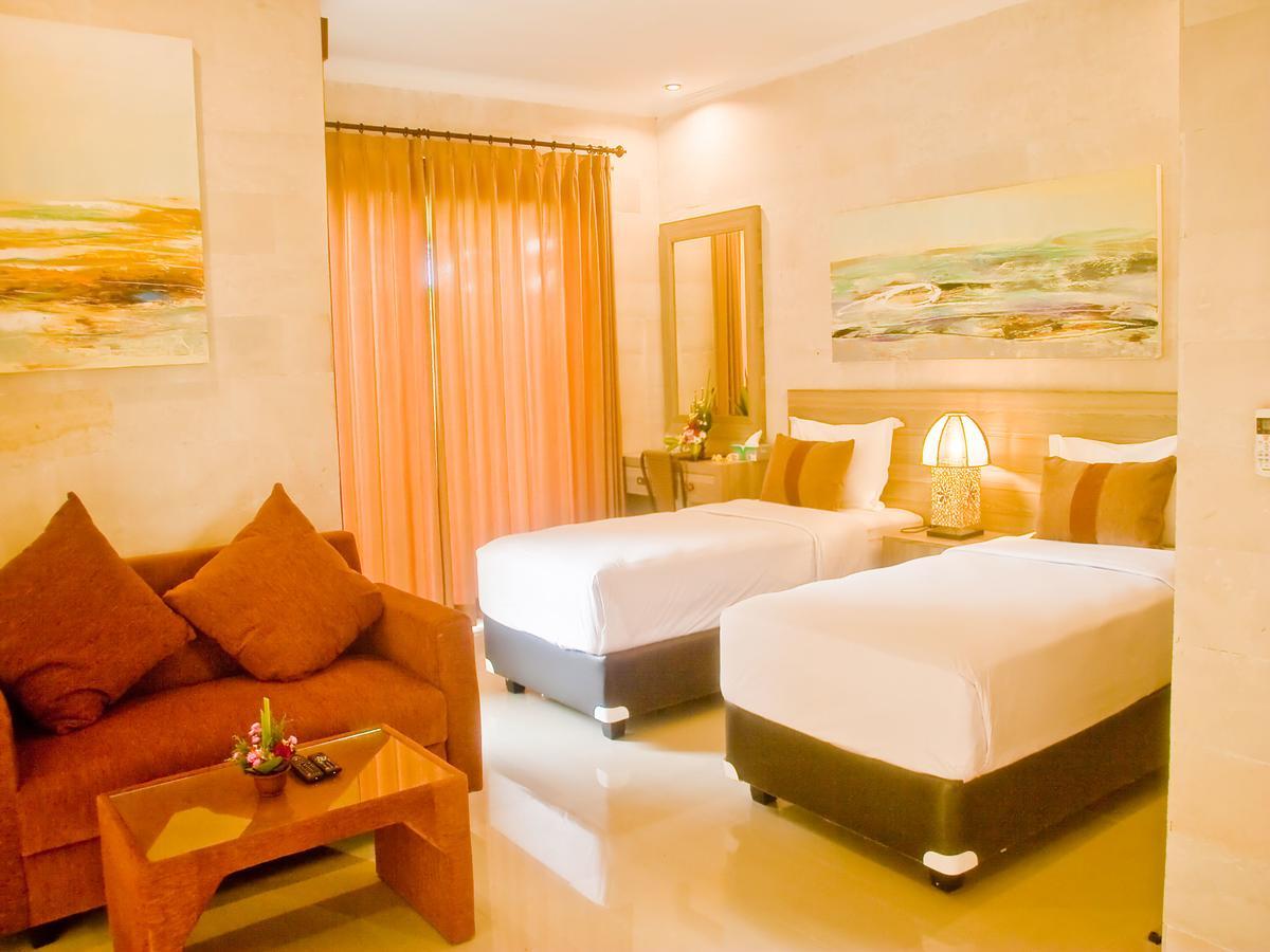 サヌール クブ ダトン ホーム ステイ Bed & Breakfast エクステリア 写真